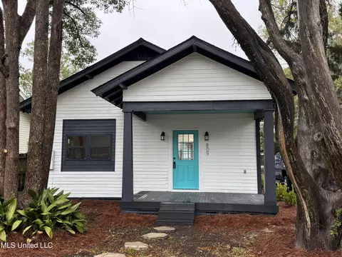 809 Lafayette Ave, Pascagoula, MS 39567