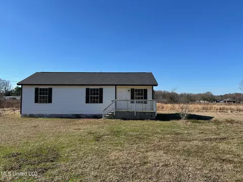 1033 Ruby Hughes Ln, Utica, MS 39175