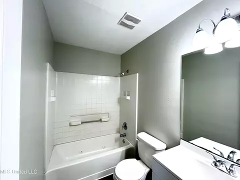 Bath - 1033 Ruby Hughes Ln, Utica, MS 39175 photo 1 of 2