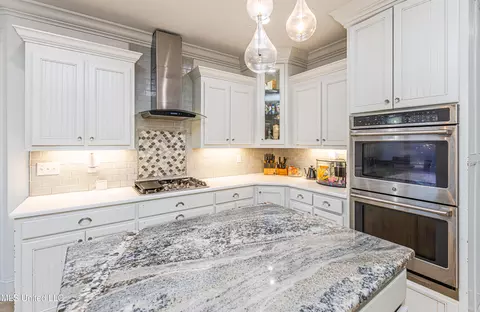 Kitchen - 114 Copper Ridge Dr, Brandon, MS 39042 photo 3 of 6