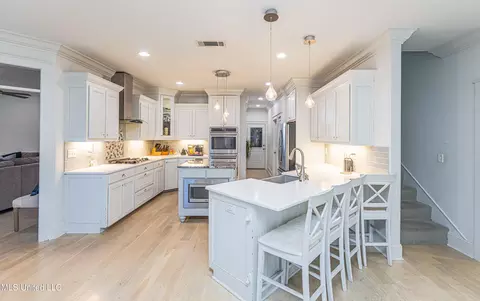 Kitchen - 114 Copper Ridge Dr, Brandon, MS 39042 photo 2 of 6