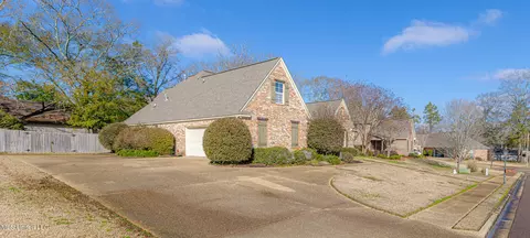 Exterior - 114 Copper Ridge Dr, Brandon, MS 39042 photo 2 of 10