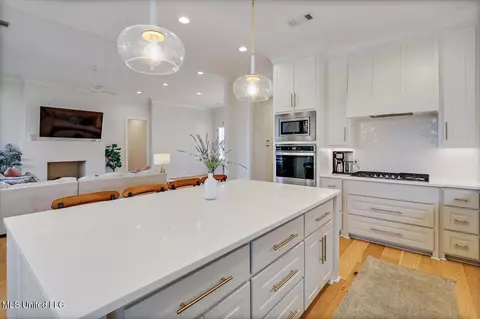 Kitchen - 112 Forestview Pl, Madison, MS 39110 photo 2 of 3