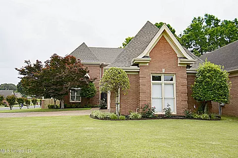 5305 Tournament Dr, Olive Branch, MS 38654