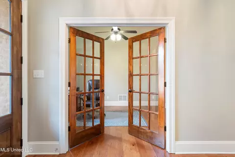 Entry Way - 1462 Banbury Ln, Hernando, MS 38632 photo 2 of 2