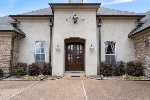 Exterior - 1462 Banbury Ln, Hernando, MS 38632 photo 4 of 7