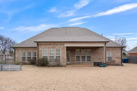 Exterior - 1462 Banbury Ln, Hernando, MS 38632 photo 5 of 7