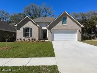 18111 Lakeshore Dr, Gulfport, MS 39503