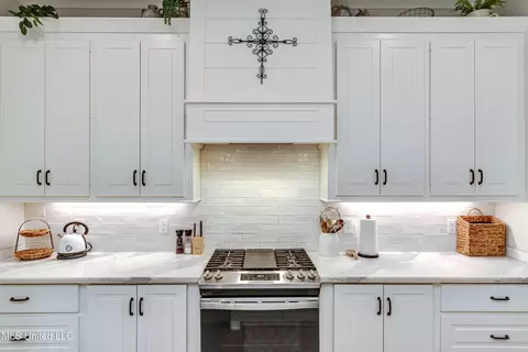 Kitchen - 206 Bridge Ct, Madison, MS 39110 photo 4 of 7