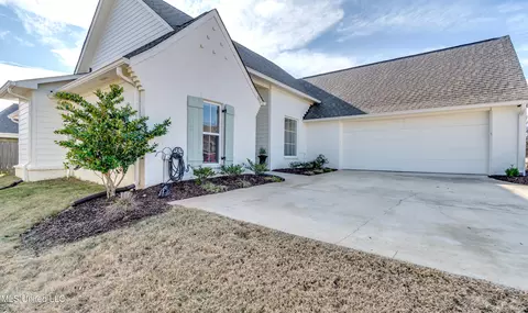 Exterior - 206 Bridge Ct, Madison, MS 39110 photo 2 of 13