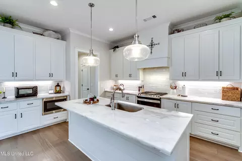 Kitchen - 206 Bridge Ct, Madison, MS 39110 photo 2 of 7