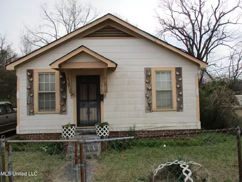 412 E Semmes St, Canton, MS 39046