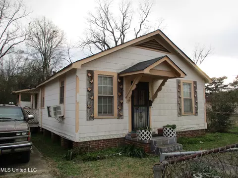 412 E Semmes St, Canton, MS 39046 photo 2