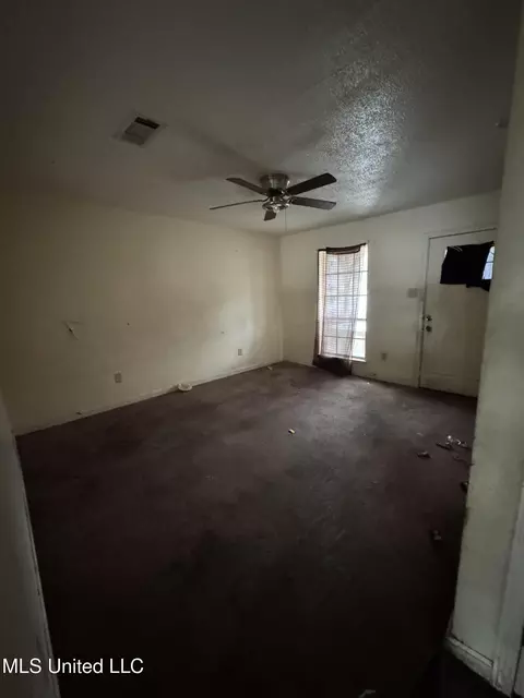 4100 Karen St, Moss Point, MS 39563 photo 3