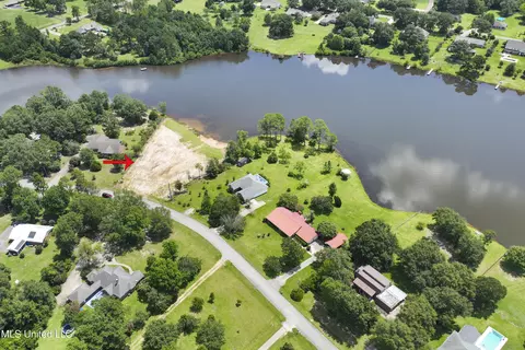18464 Deer Dr, Saucier, MS 39574 photo 2