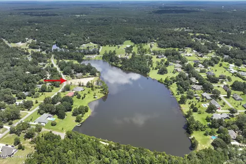18464 Deer Dr, Saucier, MS 39574 photo 3