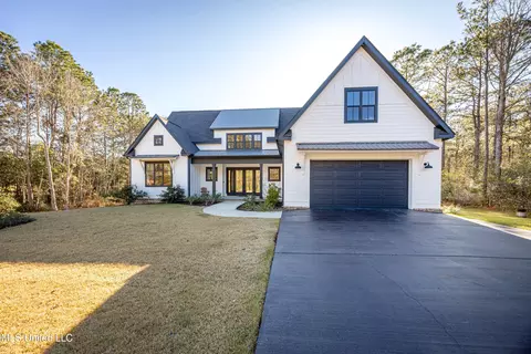 4158 Cobblestone Ln, Gautier, MS 39553