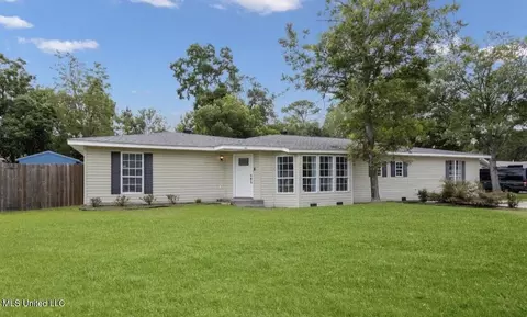 400 Champlin St, Gulfport, MS 39507