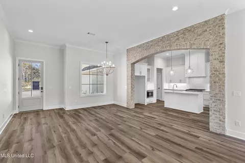 Living - 105 Lewis Farms Dr, Madison, MS 39110 photo 2 of 2