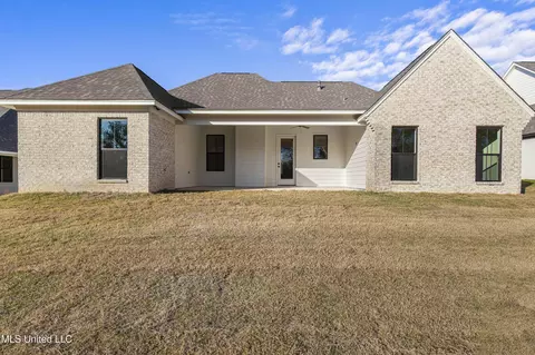 Exterior - 105 Lewis Farms Dr, Madison, MS 39110 photo 4 of 4