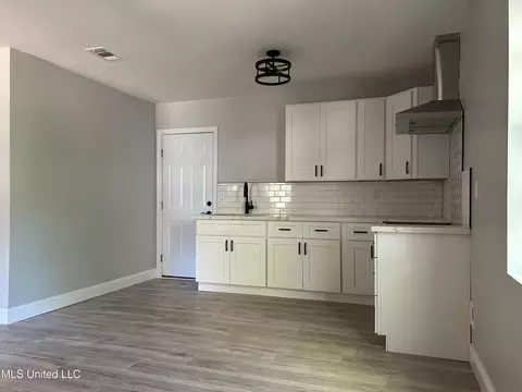 5808 Kings Rd, Moss Point, MS 39563 photo 2