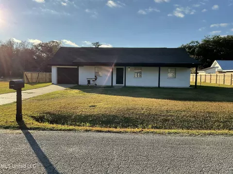 Exterior - 12217 Dixie Ave, Biloxi, MS 39532 photo 2 of 3