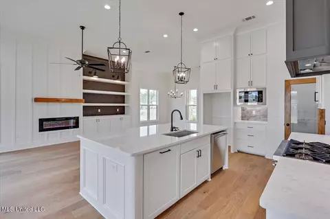 Kitchen - 231 Bronson Bnd, Flowood, MS 39232 photo 6 of 8