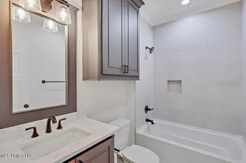Bath - 231 Bronson Bnd, Flowood, MS 39232 photo 6 of 8
