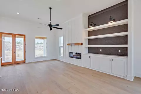 Living - 231 Bronson Bnd, Flowood, MS 39232 photo 5 of 5