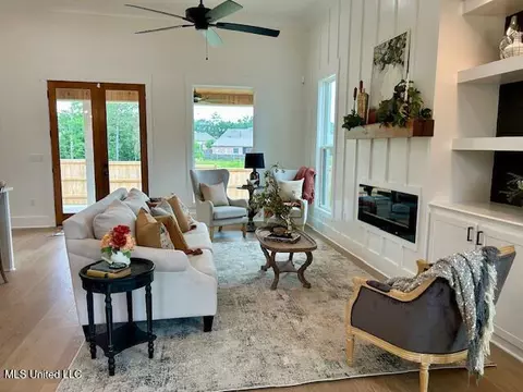 Living - 231 Bronson Bnd, Flowood, MS 39232 photo 3 of 5