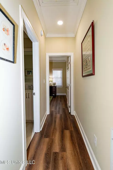 Entry Way - 504 Arbor Dr, Madison, MS 39110 photo 2 of 2