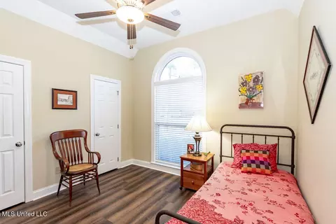 Bedroom - 504 Arbor Dr, Madison, MS 39110 photo 3 of 5