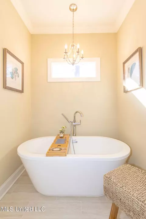 Bath - 504 Arbor Dr, Madison, MS 39110 photo 4 of 5