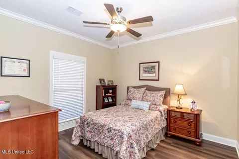 Bedroom - 504 Arbor Dr, Madison, MS 39110 photo 4 of 5