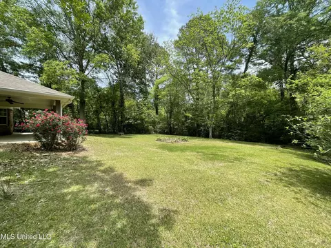 Exterior - 4620 W Cheryl Dr, Jackson, MS 39211 photo 7 of 9