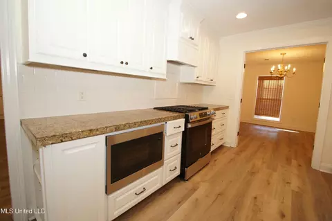 Kitchen - 4620 W Cheryl Dr, Jackson, MS 39211 photo 1 of 4