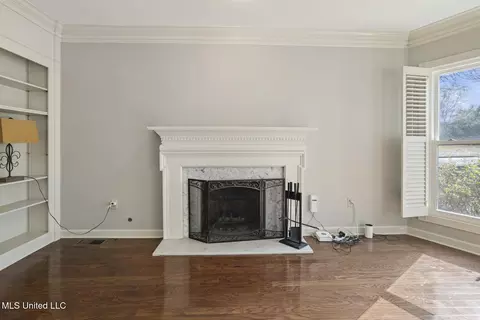 Living - 317 Kee Ct, Madison, MS 39110 photo 2 of 5