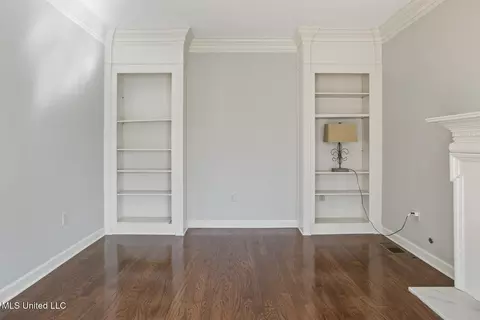 Living - 317 Kee Ct, Madison, MS 39110 photo 1 of 5