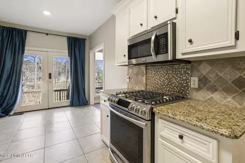 Kitchen - 317 Kee Ct, Madison, MS 39110 photo 3 of 3