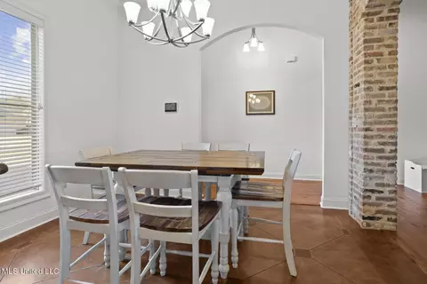 Dining - 202 Amethyst Dr, Brandon, MS 39047 photo 1 of 2