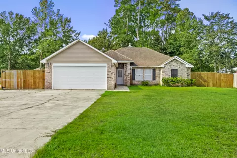 8205 Redstone Dr, Gautier, MS 39553