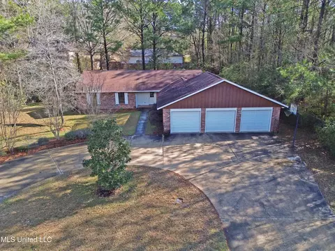 923 Southeast Cir, Hattiesburg, MS 39402