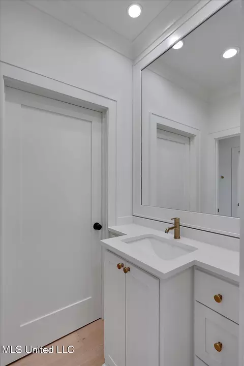 Bath - 457 Whittington Cir, Madison, MS 39110 photo 8 of 10