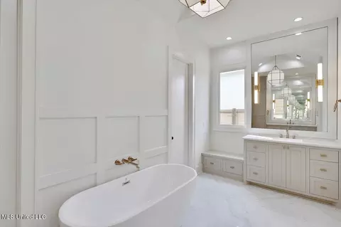 Bath - 457 Whittington Cir, Madison, MS 39110 photo 4 of 10