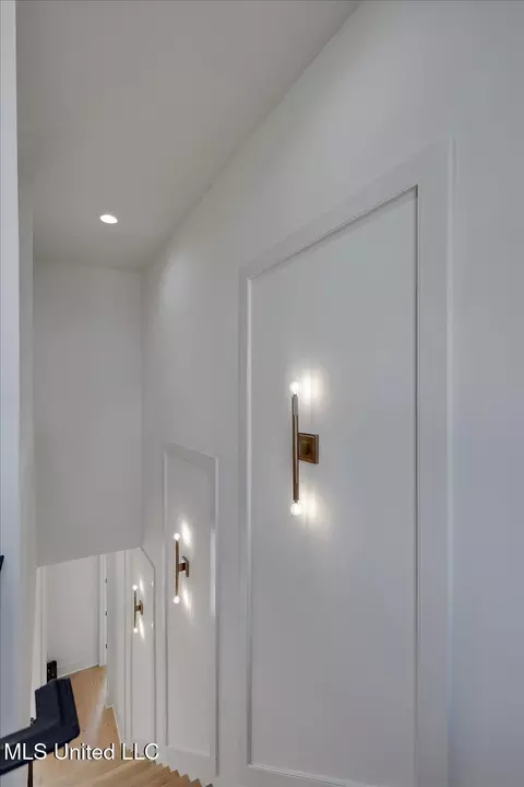 Entry Way - 457 Whittington Cir, Madison, MS 39110 photo 3 of 3