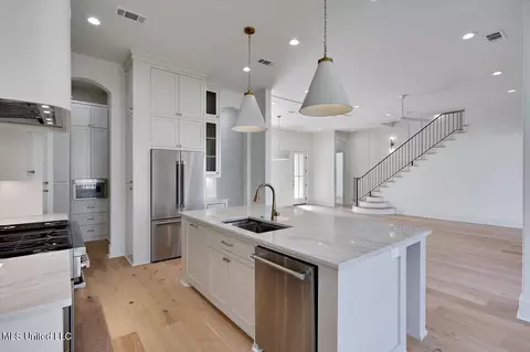 Kitchen - 457 Whittington Cir, Madison, MS 39110 photo 5 of 5