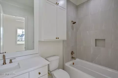 Bath - 457 Whittington Cir, Madison, MS 39110 photo 6 of 10
