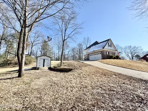 Exterior - 2640 Hickory Hill Dr, Nesbit, MS 38651 photo 5 of 7