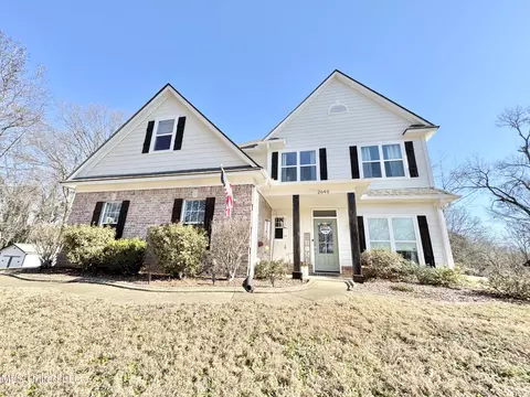 2640 Hickory Hill Dr, Nesbit, MS 38651