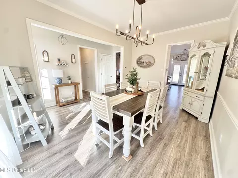 Dining - 2640 Hickory Hill Dr, Nesbit, MS 38651 photo 3 of 3